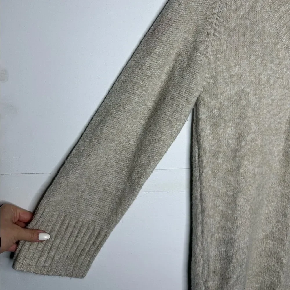 Abercrombie & Fitch Oatmeal V-Neck Sweater Dress Women’s XS Long Warm Cozy Knit